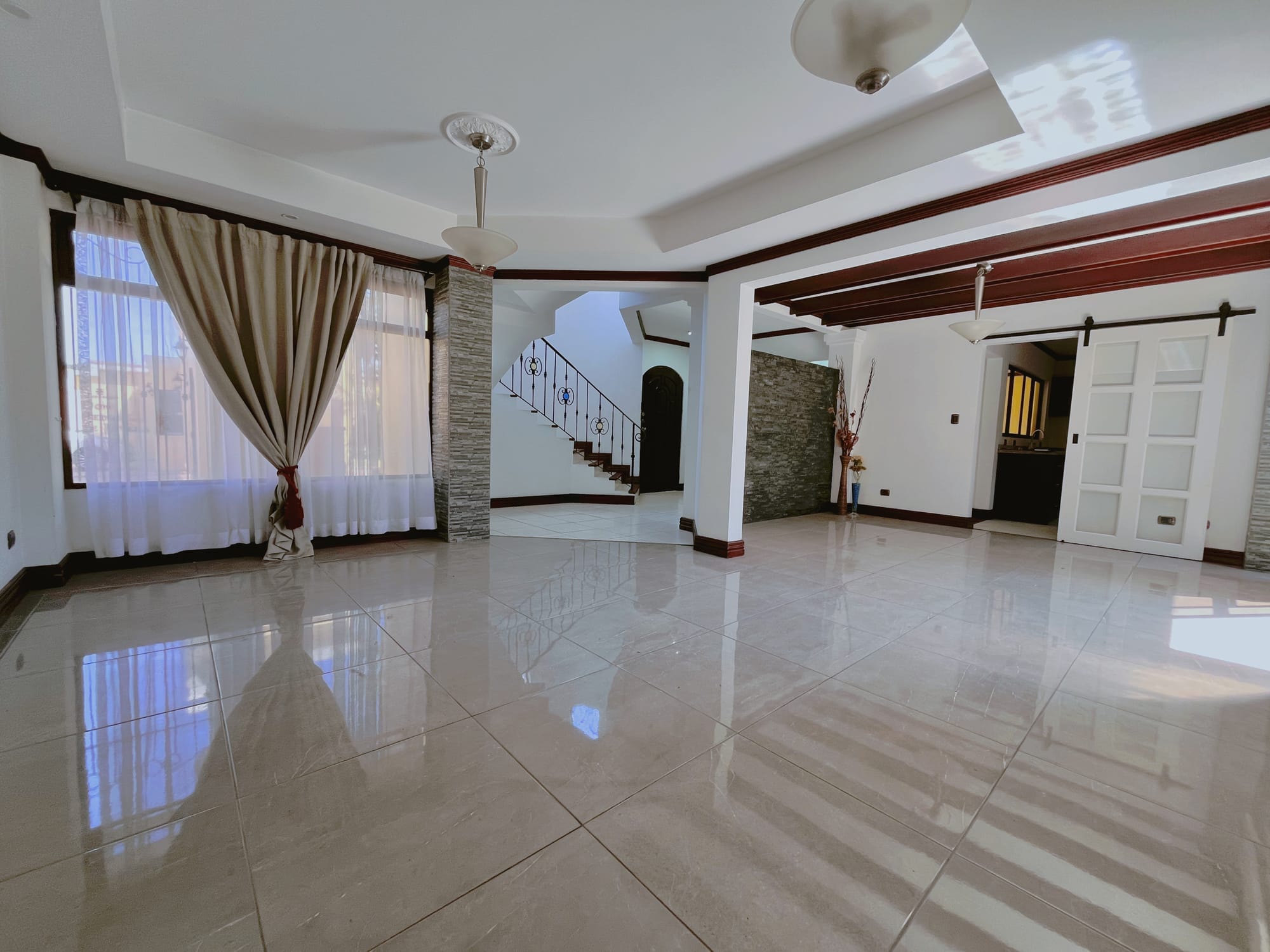 Casa Premium en Condominio / La Ribera, Belén, Heredia — foto 2 de 18