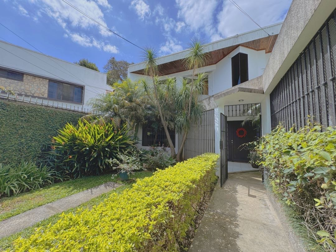 Casa/Residencia En Venta / Lomas de Ayarco, Curridabat — foto 2 de 27