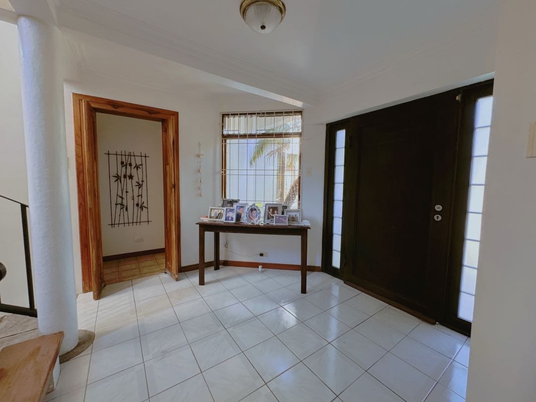 Casa/Residencia En Venta / Lomas de Ayarco, Curridabat — foto 4 de 27