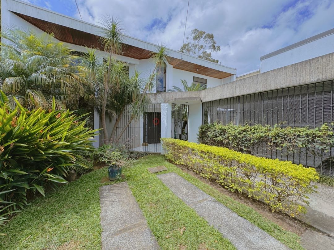 Casa/Residencia En Venta / Lomas de Ayarco, Curridabat